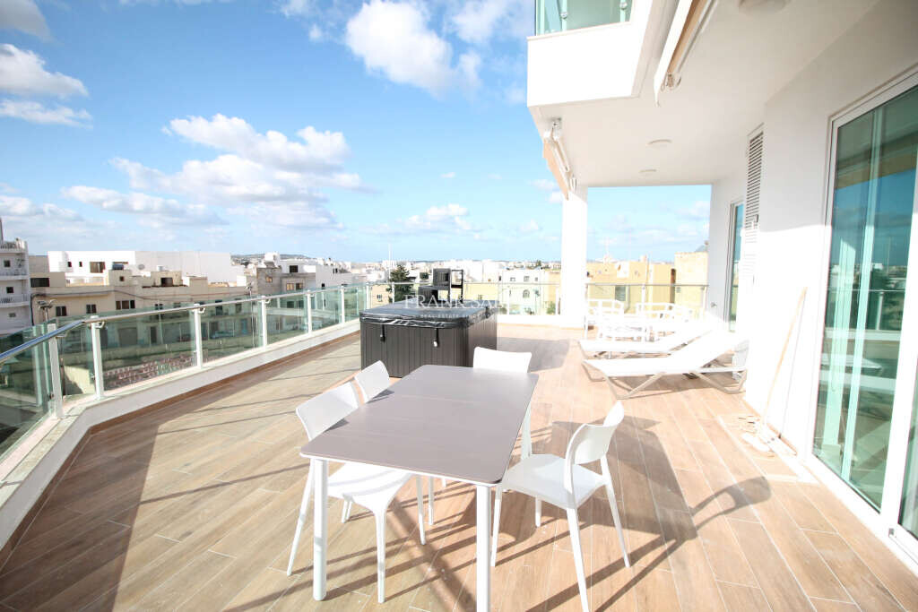 Apartamento T2 em Gharghur, Malta N.º 9734