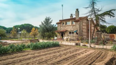 Casa de 3 dormitorios en Laguna de Duero, Spain No. 210950