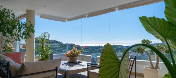 3 bedrooms Penthouse in Benahavis, Spain No. 2922 2