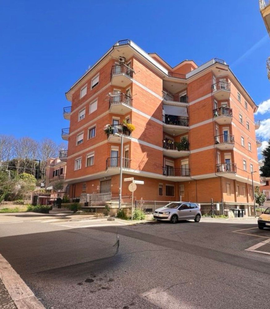 Apartamento de 2 habitaciónes en Genzano di Roma, Italy No. 109906
