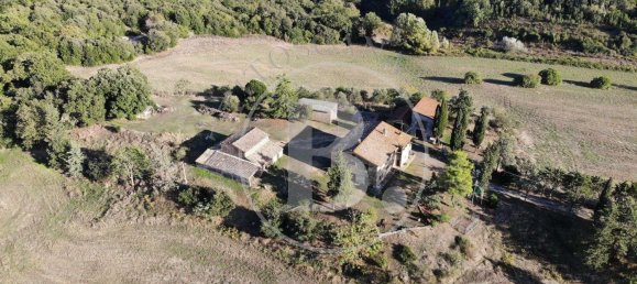 6 bedrooms House in Volterra, Italy No. 92741 2