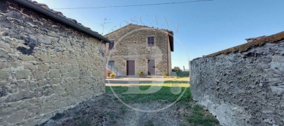 6 bedrooms House in Volterra, Italy No. 92741 10