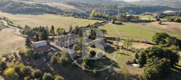 6 bedrooms House in Volterra, Italy No. 92741 3
