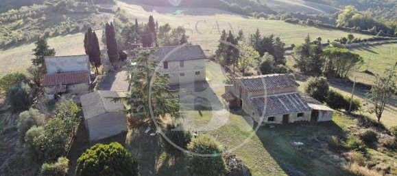 6 bedrooms House in Volterra, Italy No. 92741 4