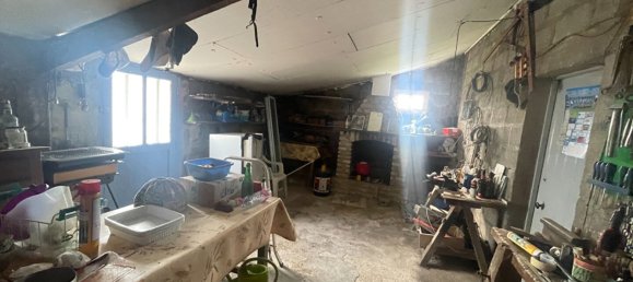 2 bedrooms House in Manche, France No. 189888 9