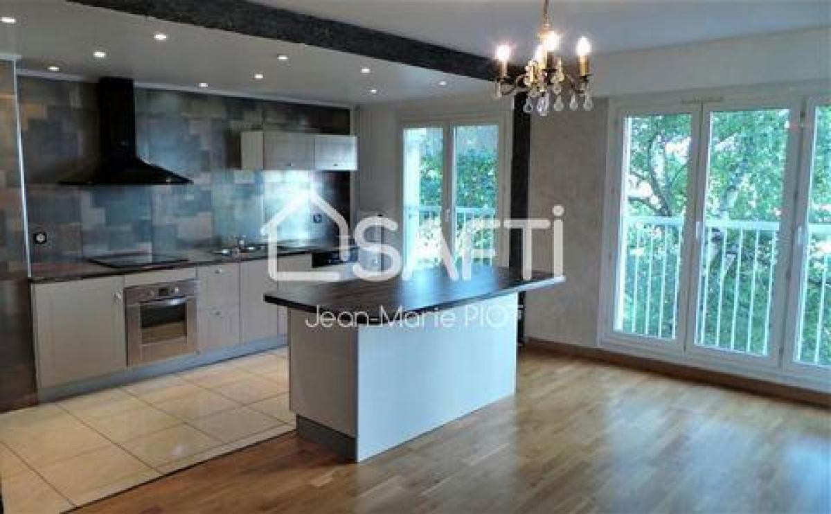 4 bedrooms Apartment in Chartres, France No. 12658