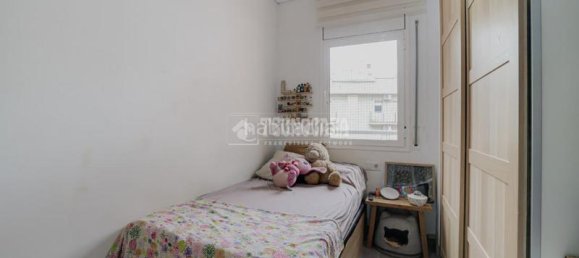 Apartamento de 3 dormitorios en Sant Andreu, Spain No. 187620 25