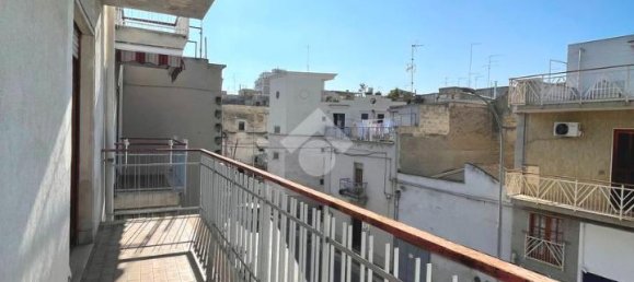 3 rooms Apartment in Canosa di Puglia, Italy No. 117626 7