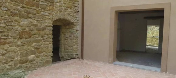 5 bedrooms House in Città di Castello, Italy No. 107684 17