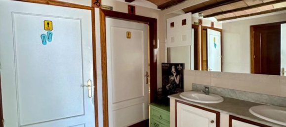 300m² Commercial property in Palma de Majorca, Spain No. 185904 22