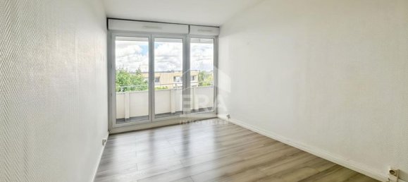 2 bedrooms Apartment in Reims, France No. 305276 5