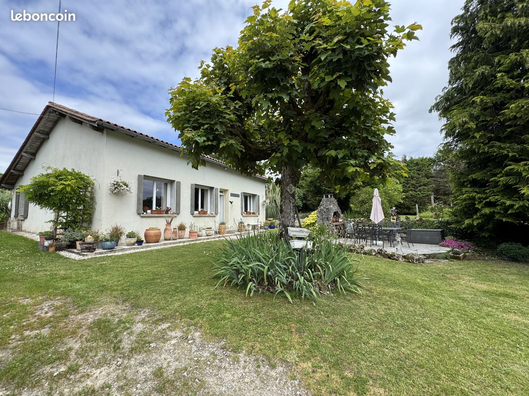 2 Schlafzimmer Haus in Charente, France, Nr. 338874