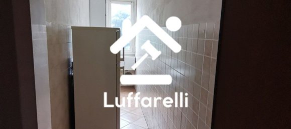 2-salle Appartement à Cinisello Balsamo, Italy No. 6573 5