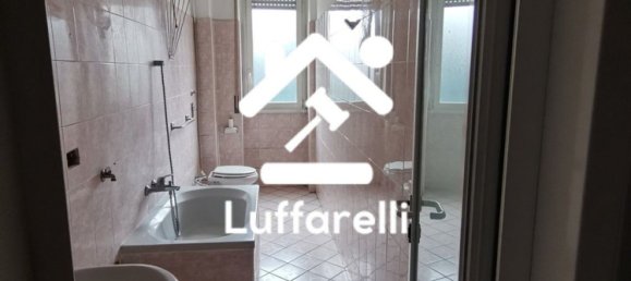 2-salle Appartement à Cinisello Balsamo, Italy No. 6573 3