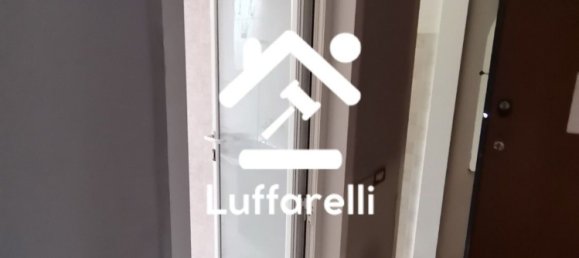 2-salle Appartement à Cinisello Balsamo, Italy No. 6573 4