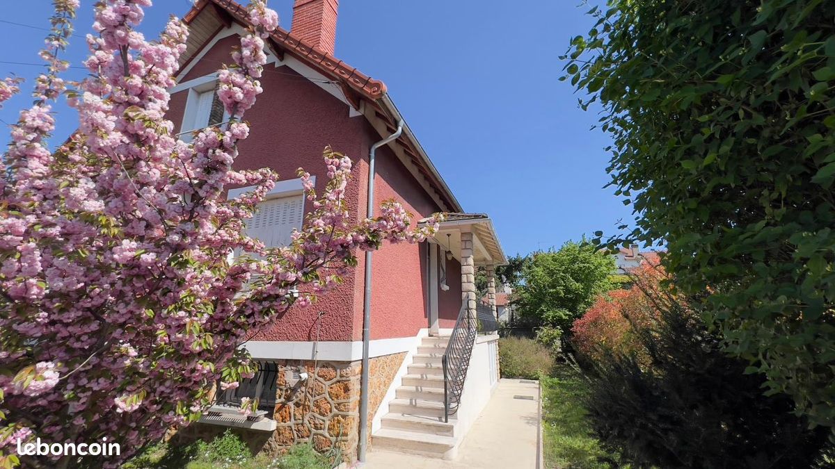 3 bedrooms House in Neuilly-sur-Marne, France No. 146330