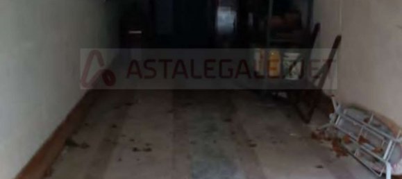 4 bedrooms Apartment in Monza, Italy No. 373793 3