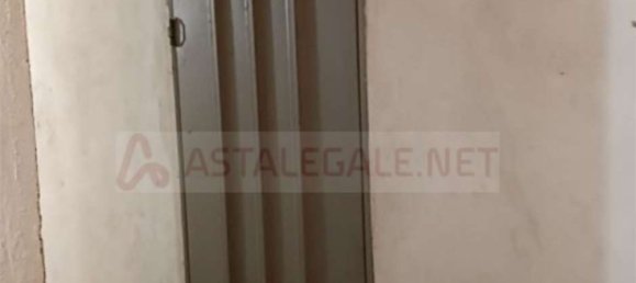 4 bedrooms Apartment in Monza, Italy No. 373793 7
