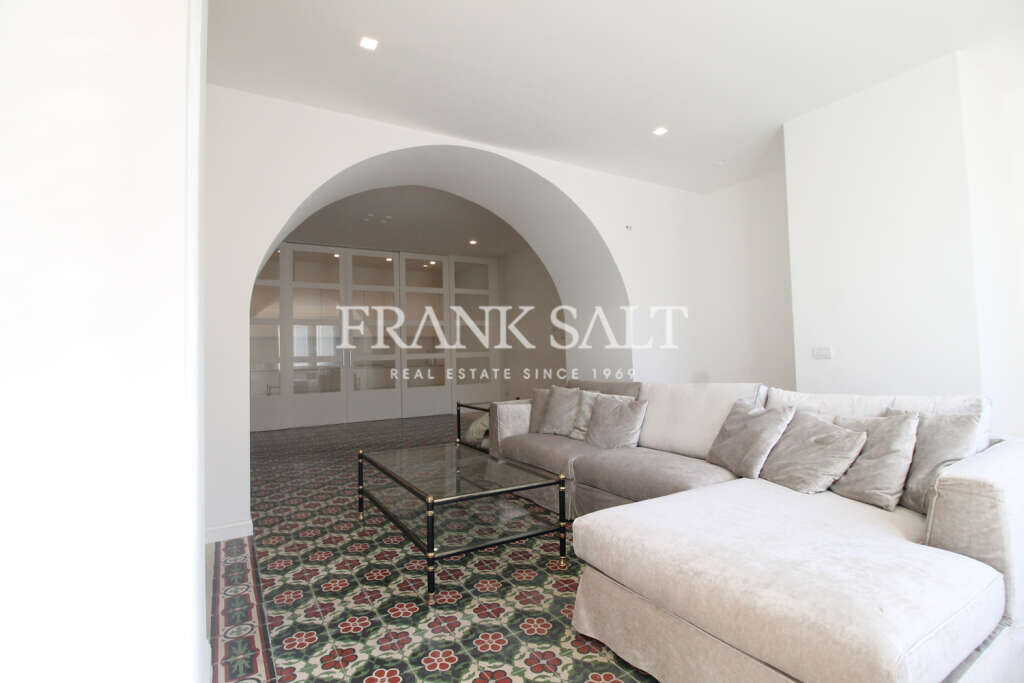 2 bedrooms Maisonette in Saint Julian's, Malta No. 9779