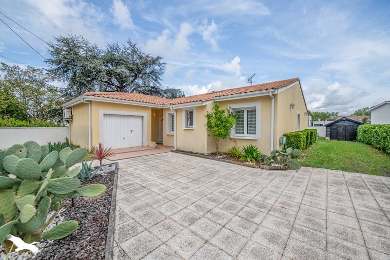 4 bedrooms House in Bruges, France No. 347678