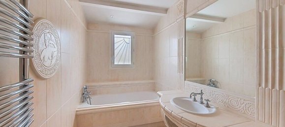 4 bedrooms House in Bruges, France No. 347678 2