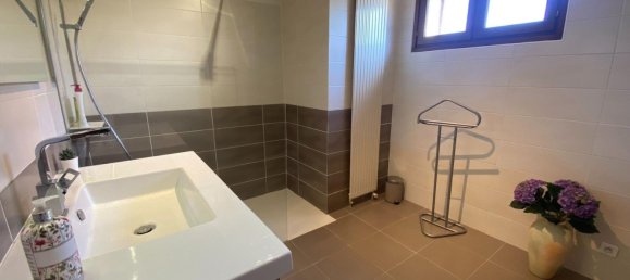 5 bedrooms House in Cusset, France No. 266271 2