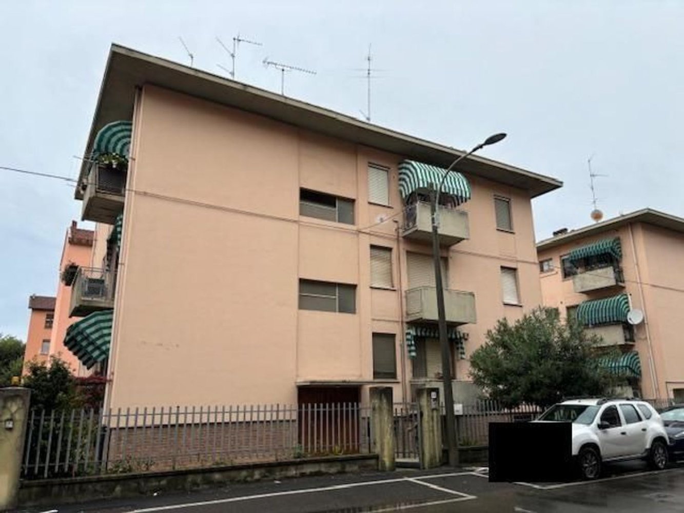 Apartamento de 2 habitaciónes en Voghera, Italy No. 97484