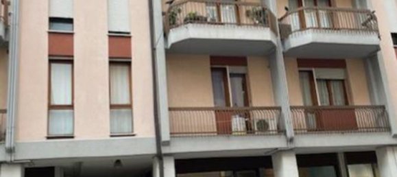 4 rooms Apartment in San Donà di Piave, Italy No. 15462 2
