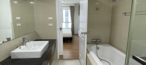 3 Schlafzimmer Eigentumswohnung in Huai Khwang, Thailand, Nr. 72260 11