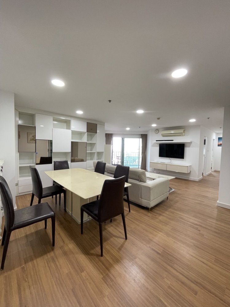 3 Schlafzimmer Eigentumswohnung in Huai Khwang, Thailand, Nr. 72260