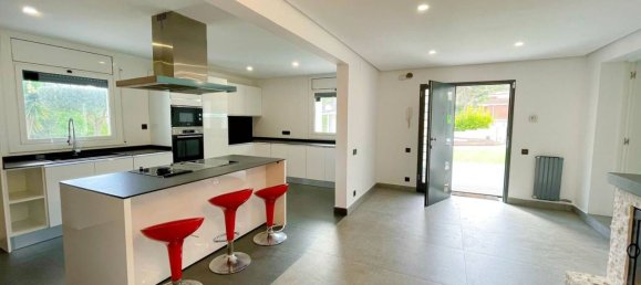 6 bedrooms House in Sant Fost de Campsentelles, Spain No. 71380 16