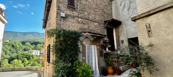 4 bedrooms Apartment in Subiaco, Italy No. 318829 2