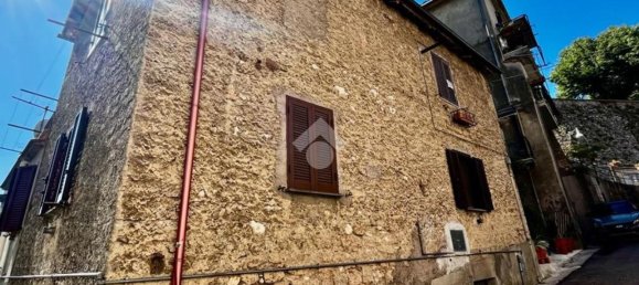 4 bedrooms Apartment in Subiaco, Italy No. 318829 9