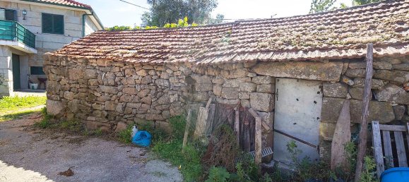 3 bedrooms House in Cinfaes, Portugal No. 17990 10