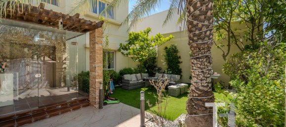 4 Schlafzimmer Villa in Meadows, UAE, Nr. 28459 20