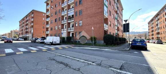 Квартира с 4 комнатами в Кивассо, Италия № 5604 51