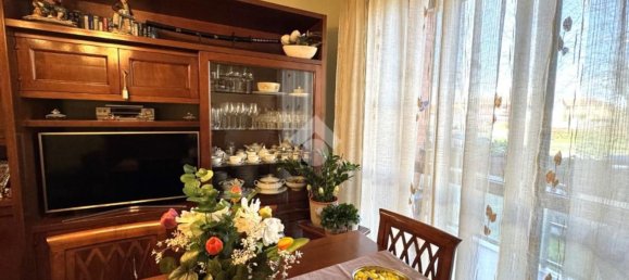 Квартира с 4 комнатами в Кивассо, Италия № 5604 22