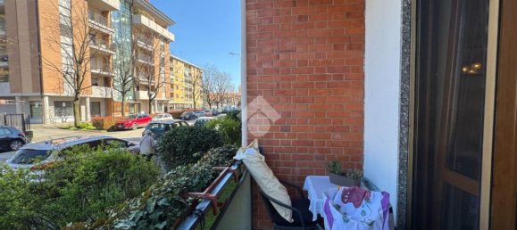 Квартира с 4 комнатами в Кивассо, Италия № 5604 45