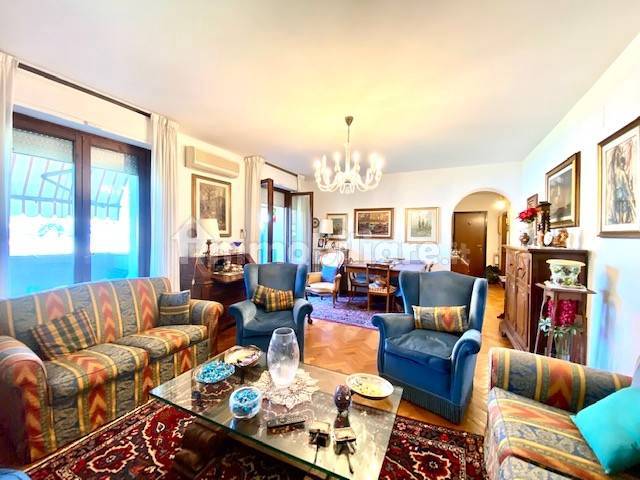 3 bedrooms Apartment in Florence, Italy No. 297633