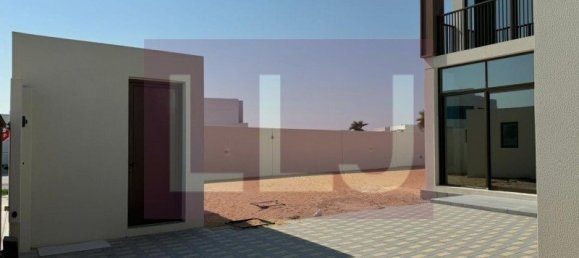4 bedrooms Villa in Abu Dhabi, UAE No. 54371 11