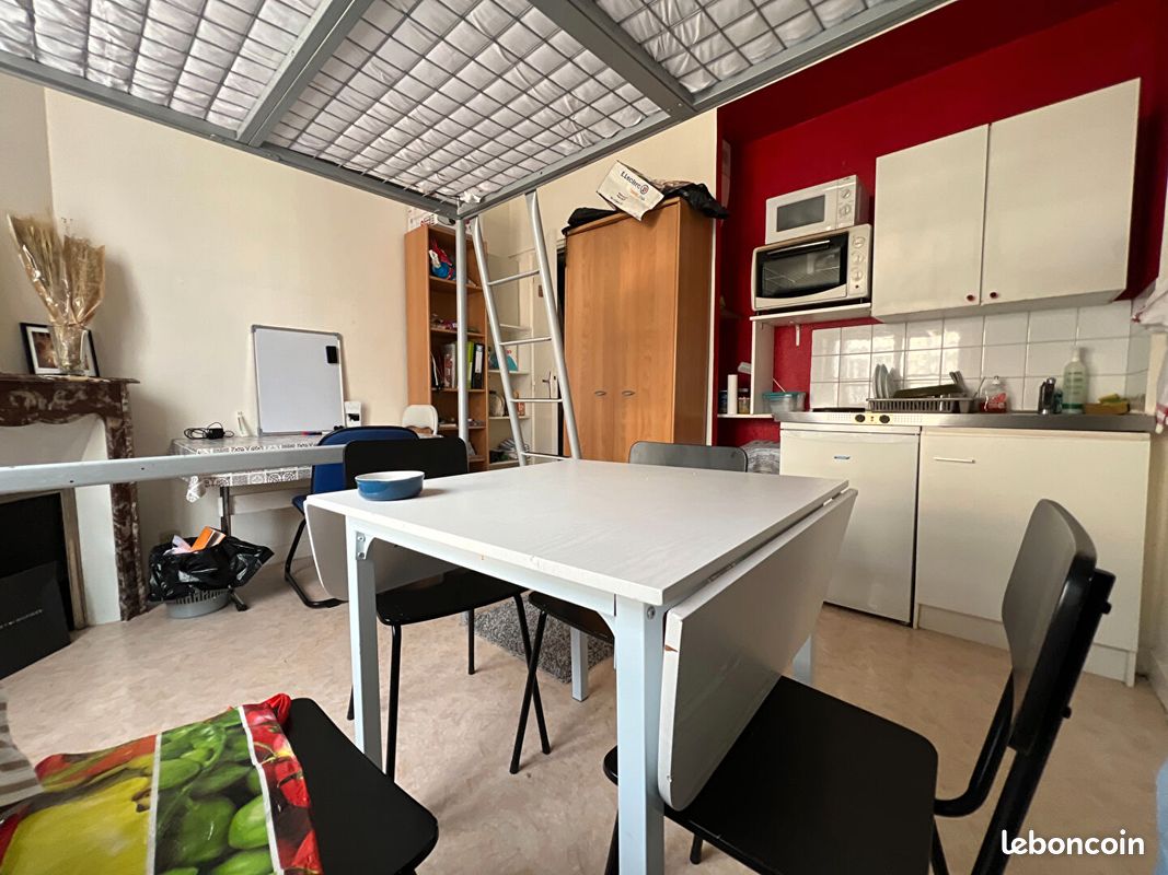 Studio in Angers, France No. 100963