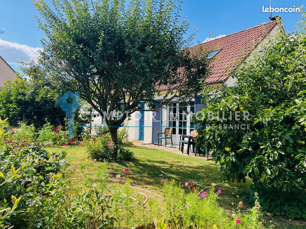 4 bedrooms House in Auneau, France No. 82086