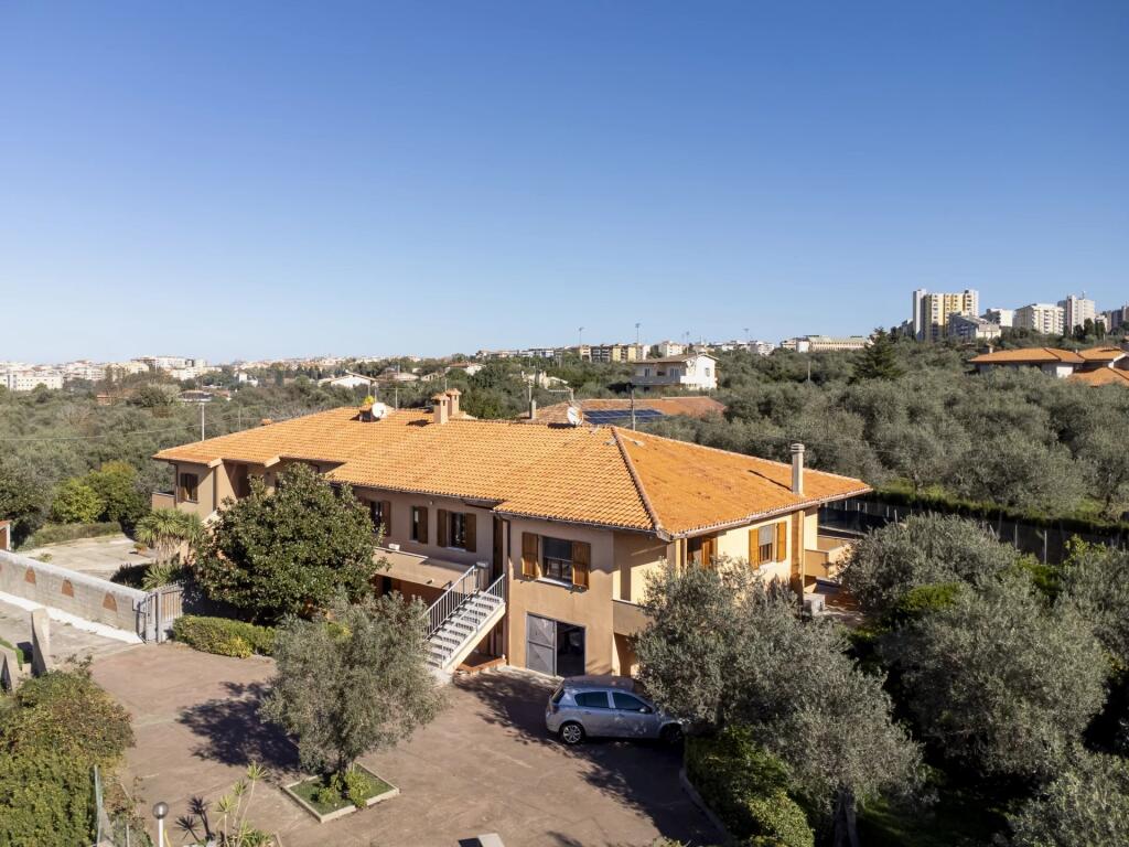 4 bedrooms Villa in Sassari, Italy No. 326984