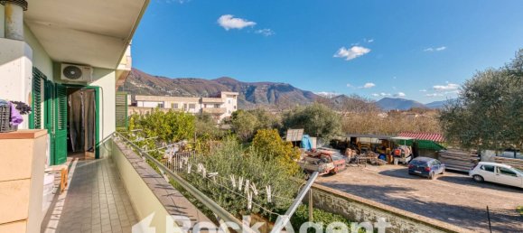 6 غرف نوم فيلا في Striano, Italy رقم 295781 25