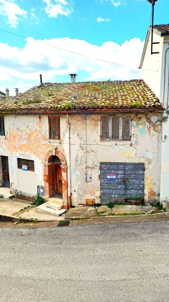 Casa de 5 divisões em San Marcello, Italy N.º 16050