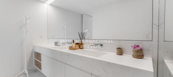 4 Schlafzimmer Doppelhaus in Cascais, Portugal, Nr. 299726 37