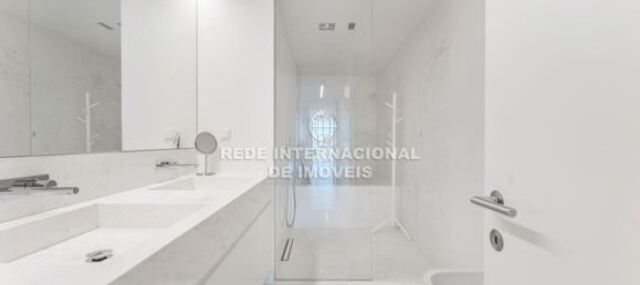 4 Schlafzimmer Doppelhaus in Cascais, Portugal, Nr. 299726 23