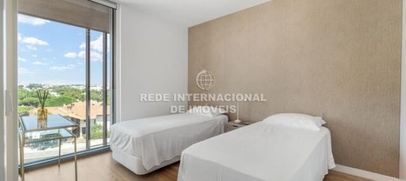 4 Schlafzimmer Doppelhaus in Cascais, Portugal, Nr. 299726 13