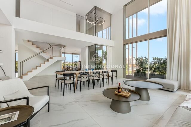 4 bedrooms Duplex in Cascais, Portugal No. 299726