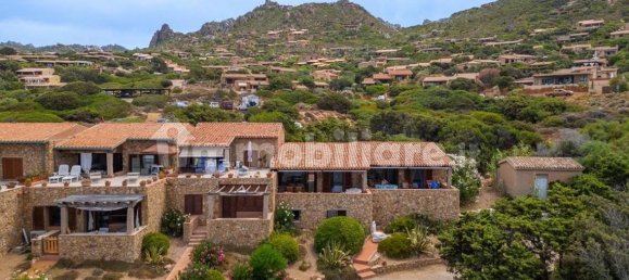 3 bedrooms House in Trinità d'Agultu e Vignola, Italy No. 266955 4